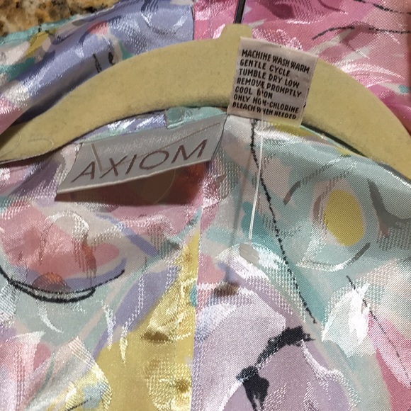 Axiom robe - Picture 7 of 7